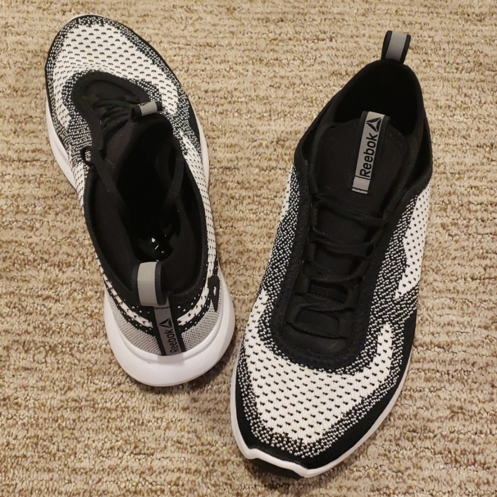 Womens Reebok sneakers. Size 8.5. Excellent shape.